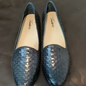 women's Trotters dress flats (navy)